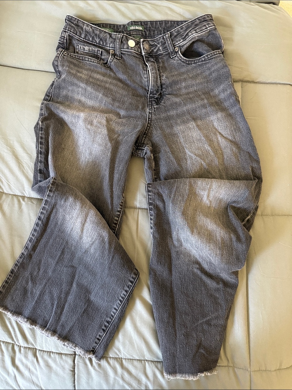 Wild FableWomen’s Gray Washed Straight-Leg Jeans